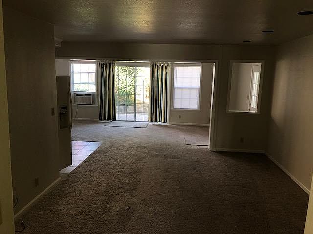 1st image of 142 Haverhill Ct