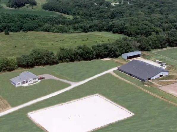 2348 Dyreson Rd, Mc Farland, WI 53558