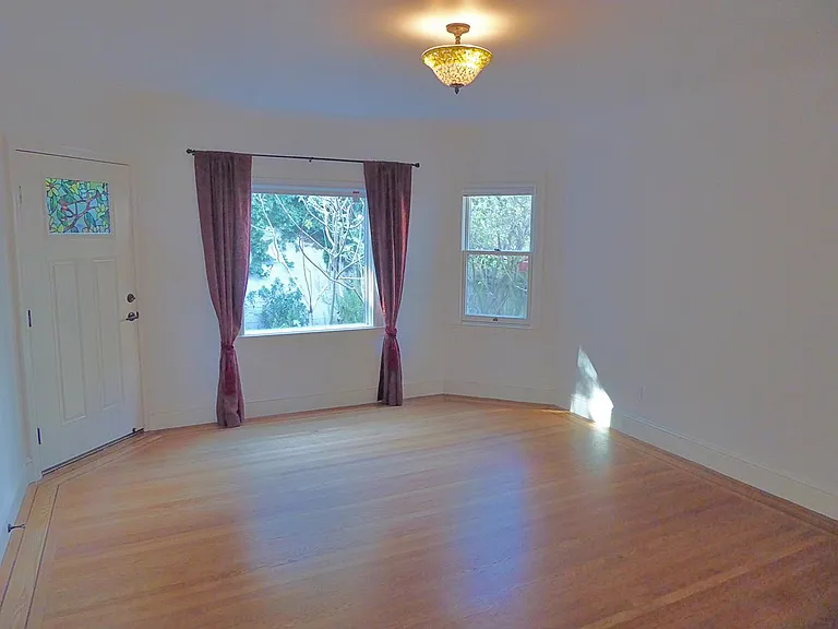 185 Beaver St — Photo 28