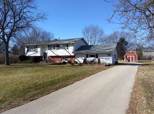 42 S Cherry Dr, Oswego, IL 60543