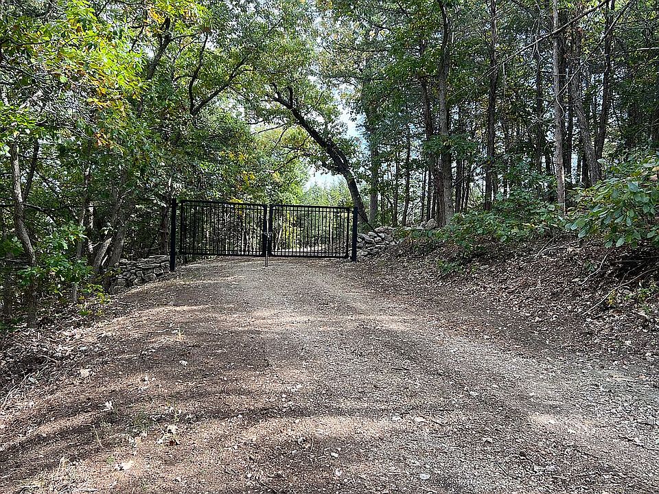 2nd image of 11303 Briar Ln
