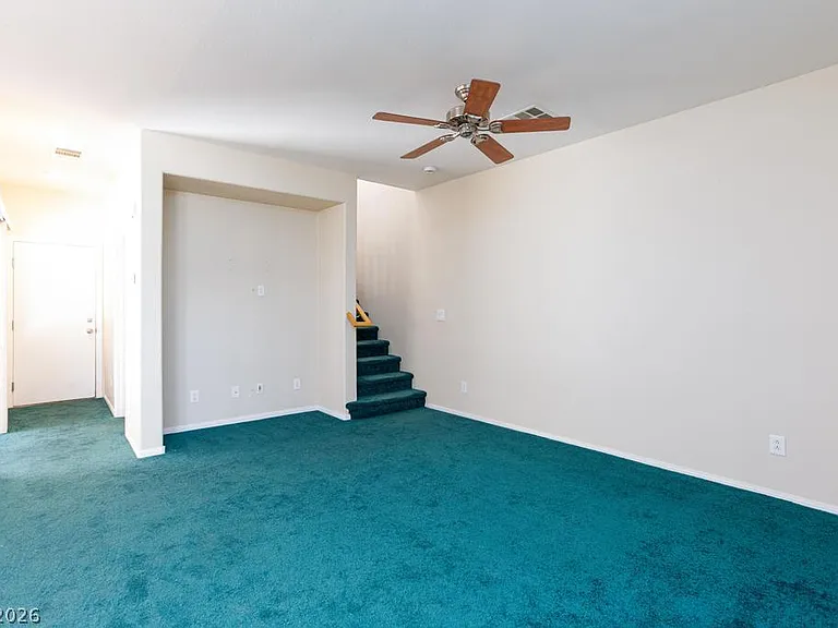 944 Douglas Flat Pl — Photo 6