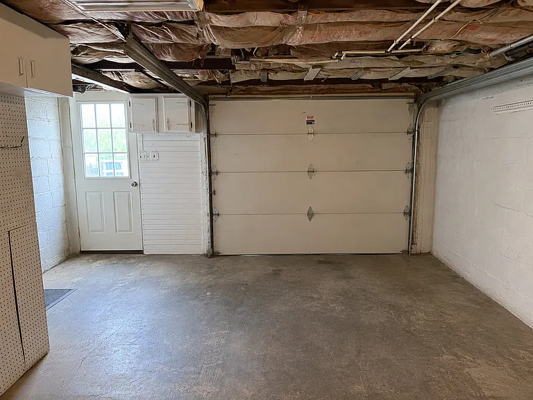 2146 Main St — Photo 16