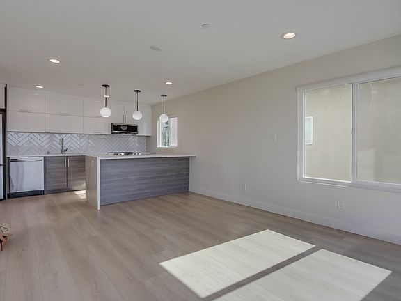 2nd image of 3449 Ocean Front Walk #2