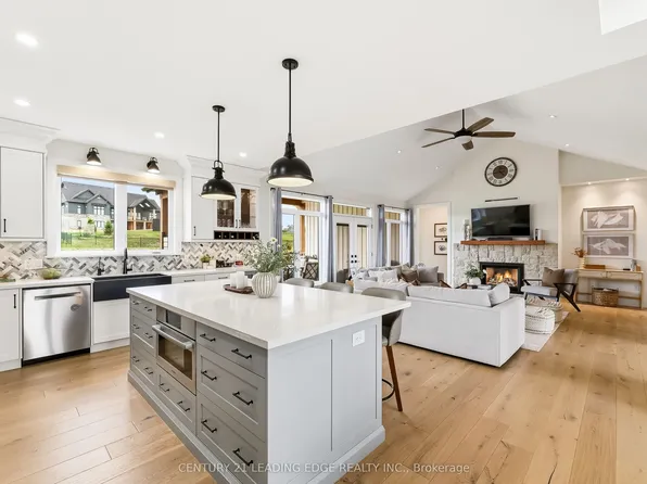 12 Country Pl, Kawartha Lakes, ON L0A 1A0