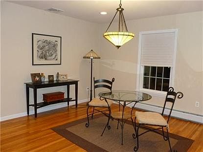 4th image of 30 Kendall Dr