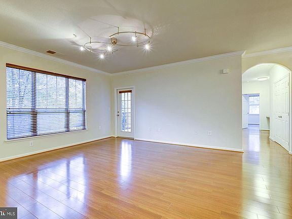 5th image of 19622 Galway Bay Cir APT 203