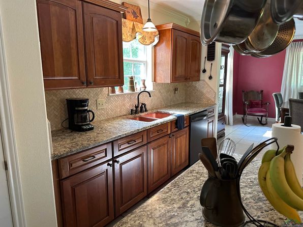 1709 County Road 302, Carthage, TX 75633