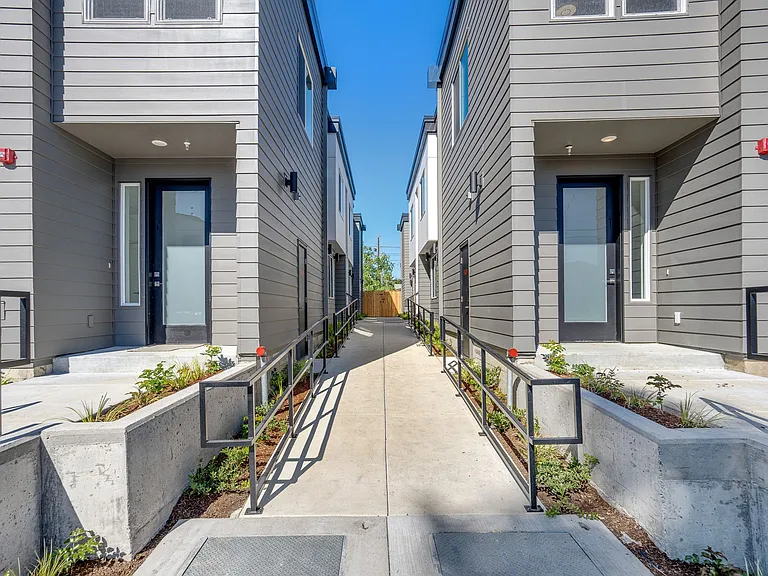 6841 N Montana Ave — Photo 9