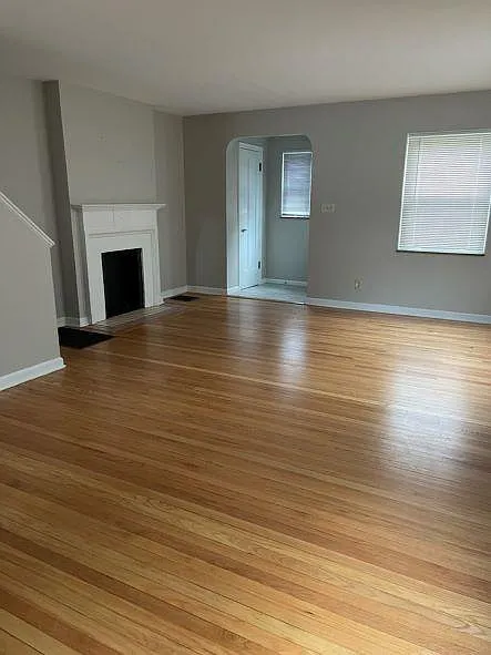 2 bed, 1052 sqft, $2,050 — Photo 3