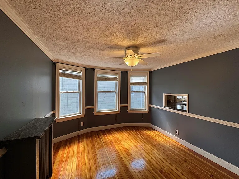 67 Clarendon Ave — Photo 11