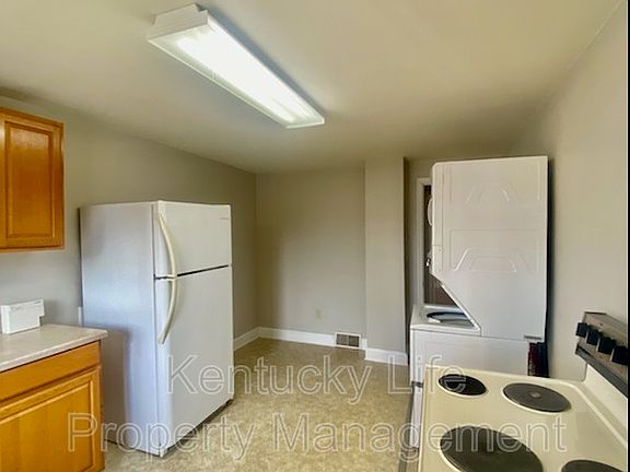 3rd image of 293 Hillsboro Ave #3