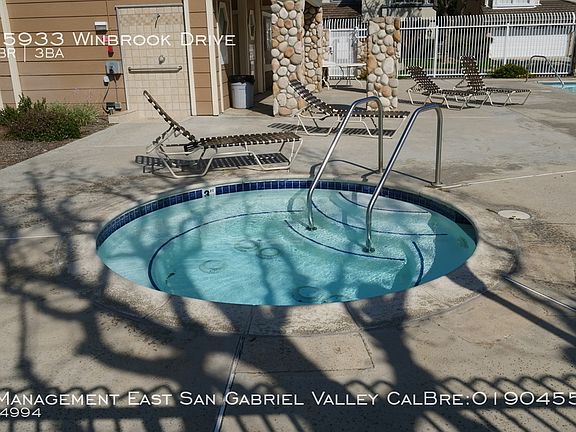 4th image of 15933 Winbrook Dr