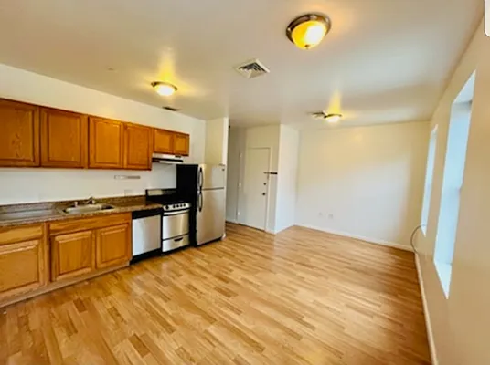 Rented by Akam Sales and Brokerage | media 1