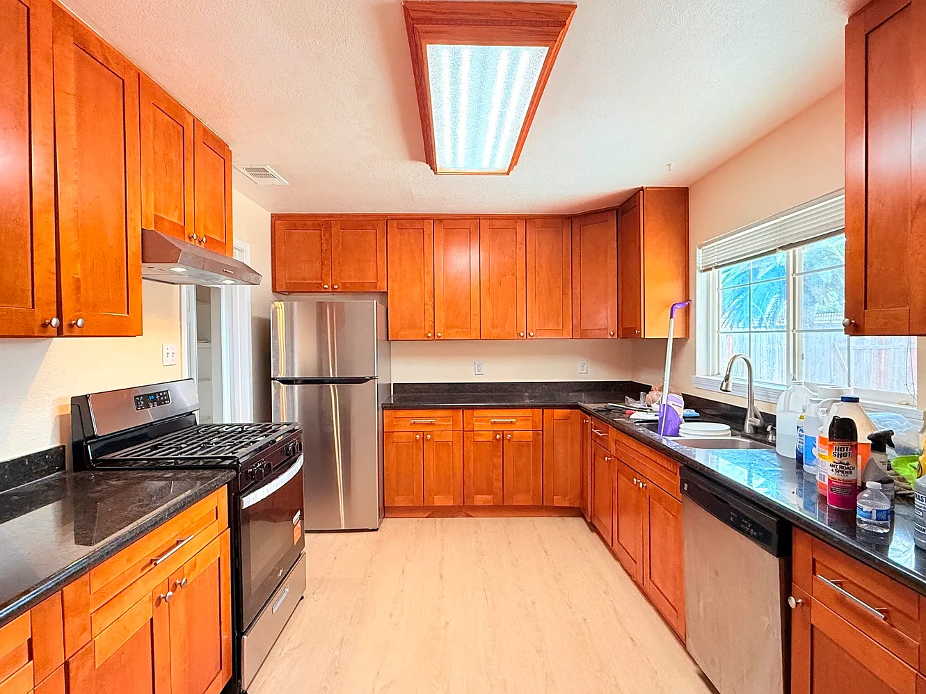 3 bed, 1089 sqft, $3,200 — Photo 4
