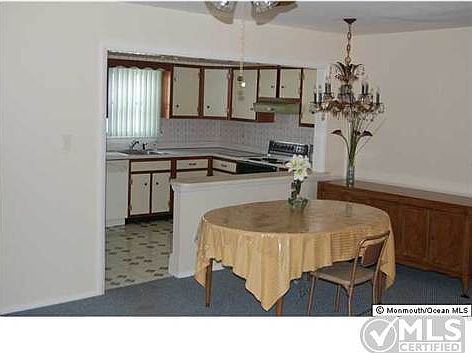 5th image of 901 Edgebrook Dr N