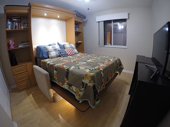 Bedroom 03 - With Murphy bed