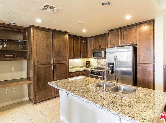 3rd image of 21301 Erwin St Unit 536