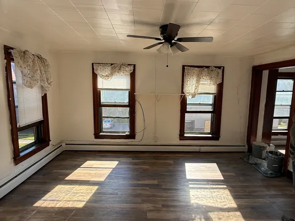 11 Greene St #1, Amsterdam, NY 12010