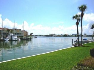 542 Plaza Seville Ct APT 79, Treasure Island, FL 33706