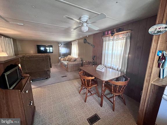 3rd image of 27 Carriage Ln #15336