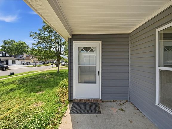 4th image of 3932 Sunstream Pkwy