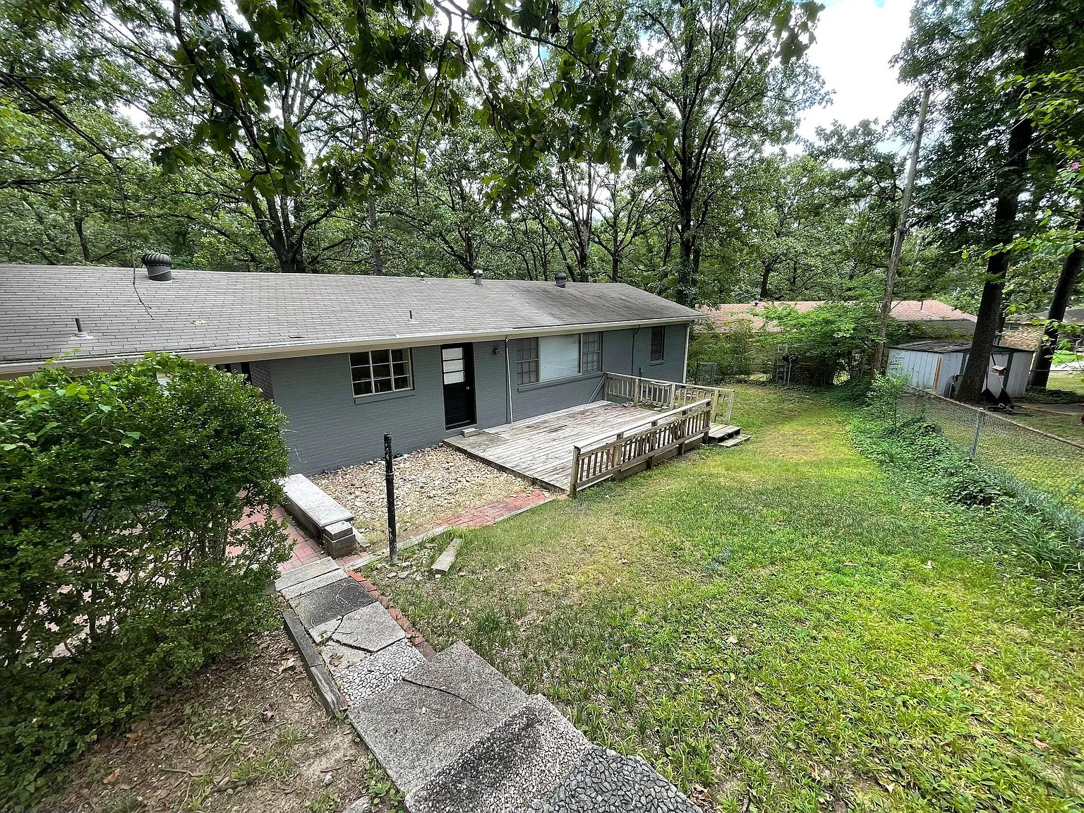 3 bed, 1.5 bath, 1263 sqft, $1,495 — Photo 3