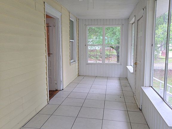 3rd image of 700 Summit Ave
