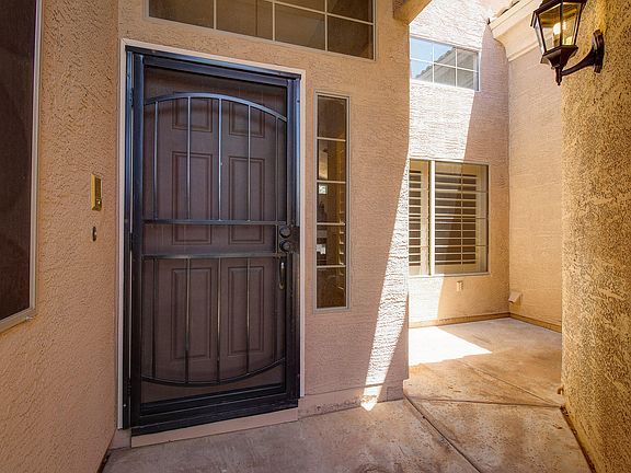 2nd image of 3358 E Jacinto Ave
