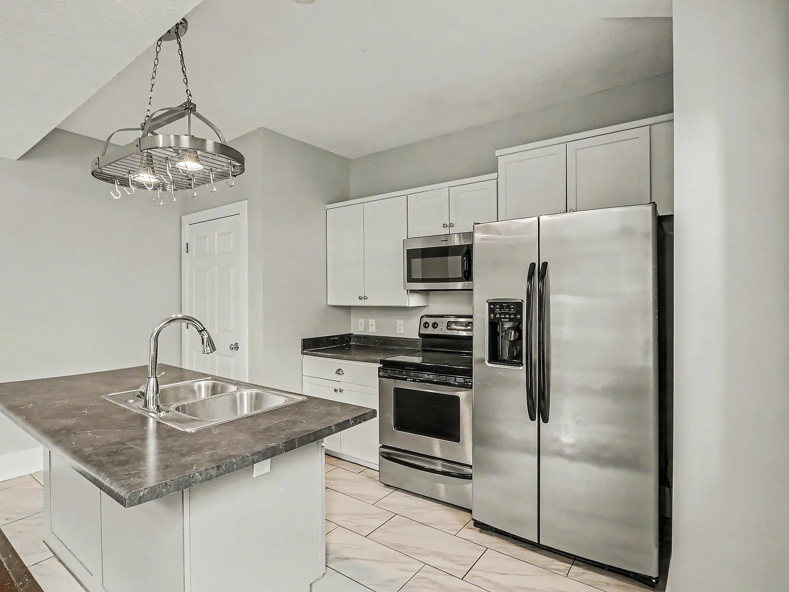 1 bed, 747 sqft, $1,095 — Photo 4