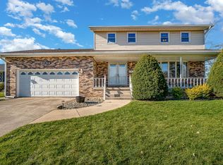 1014 N Lafayette St, Griffith, IN 46319
