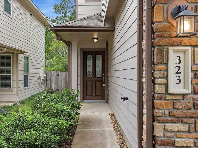 323 Bloomhill Pl — Photo 3