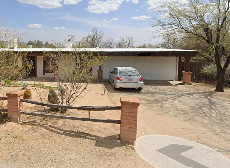 9030 E Snyder Rd — Photo 2
