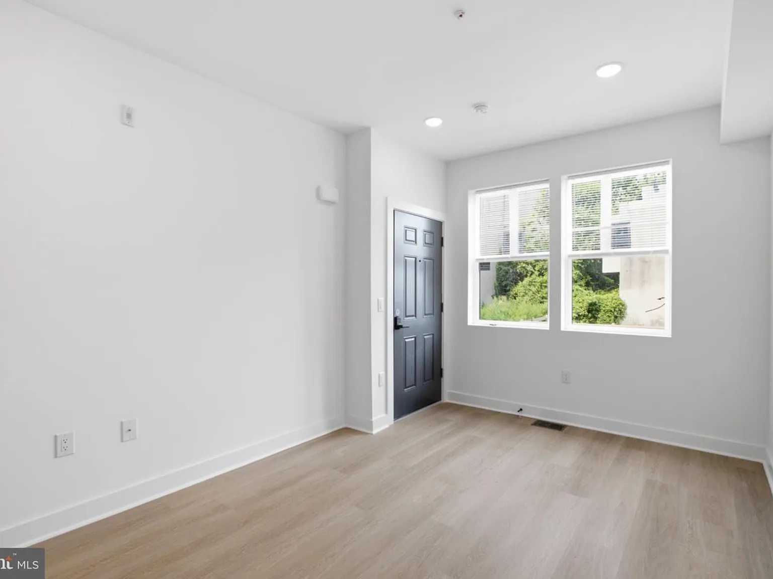 2253 N 12th St — Photo 2