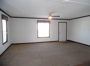 28809 Oakwood Ave, Flat Rock, MI 48134