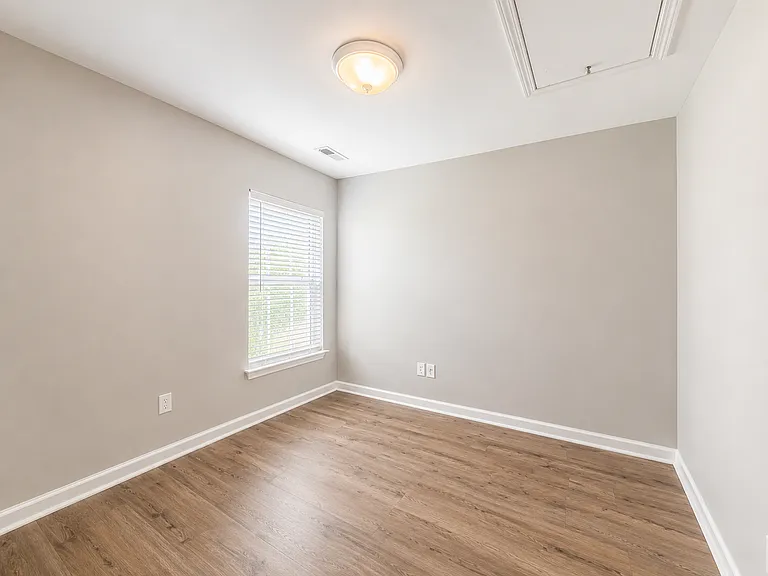 113 Garfield Ln — Photo 22