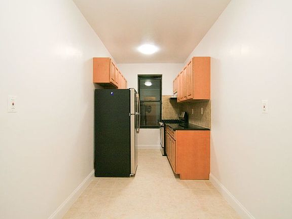 3rd image of 3206 29th St APT 5B