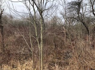 Munn Rd, Chagrin Falls, OH 44023