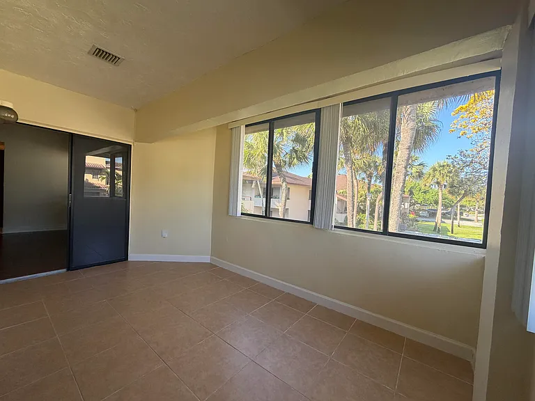 12661 Westhampton Cir — Photo 11