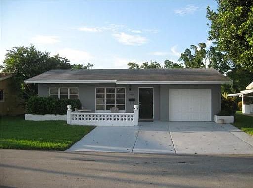 1st image of 7415 NW 58th Ct