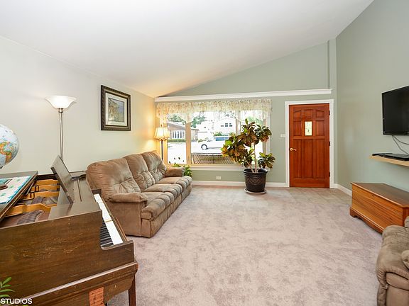 2nd image of 5216 Avery Pl