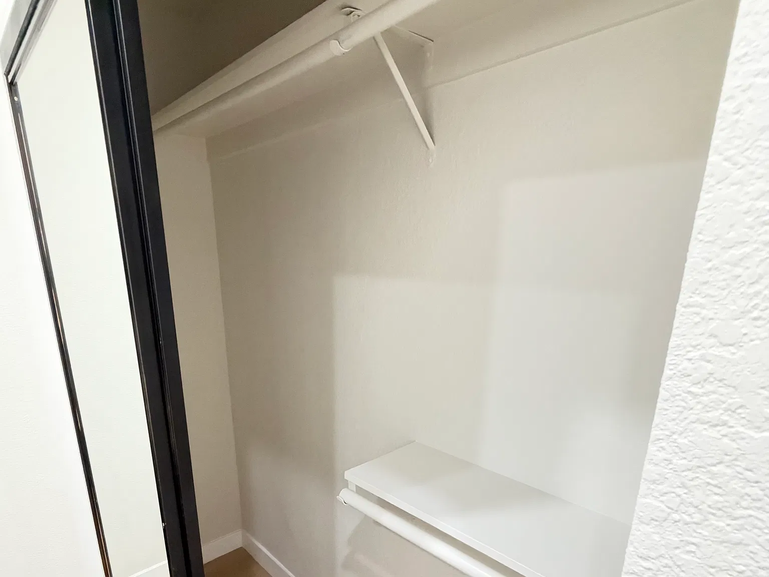 3 bed, 2.5 bath, 1470 sqft, $950 — Photo 2