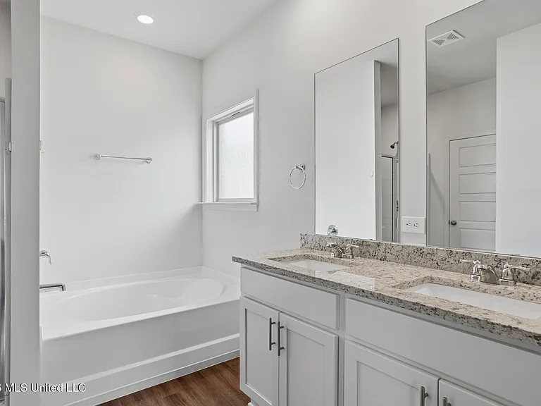 429 Piney Dr — Photo 17