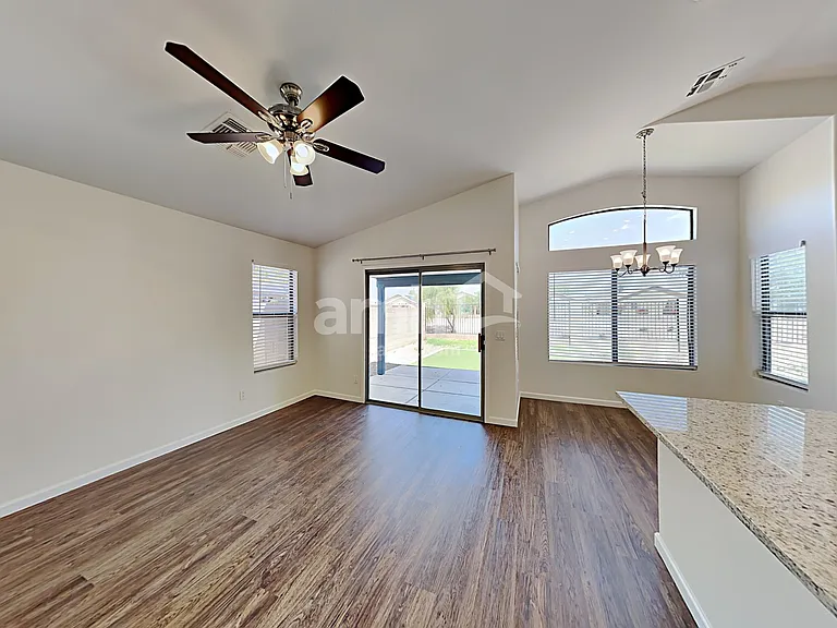 15848 W Jefferson St — Photo 6