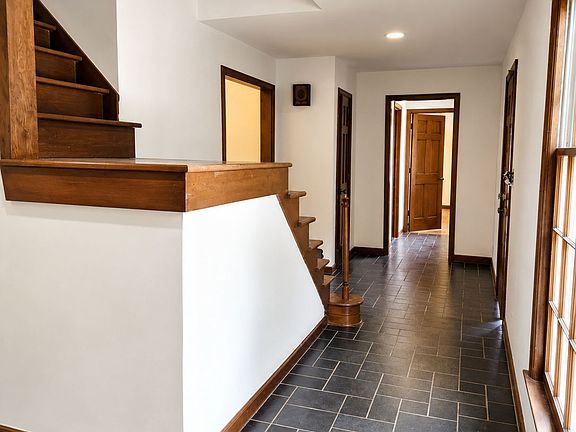 5th image of 4545 Twin Lakes Dr SW