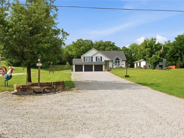 964 N Highway 5, Lansing, KS 66043