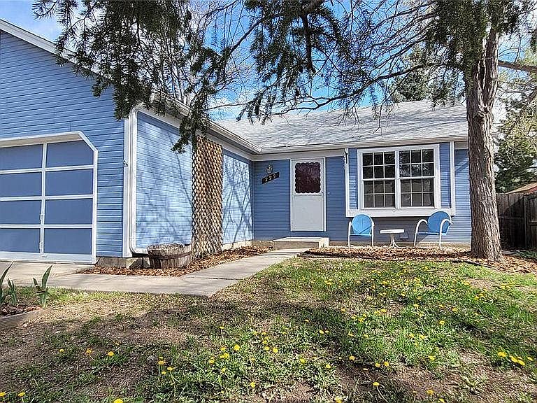 1st image of 229 Dahlia Dr