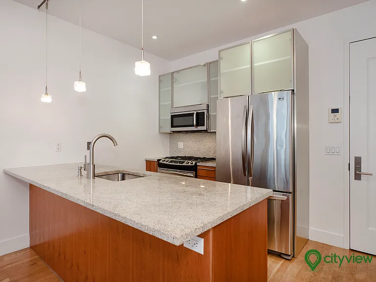 156 Hope St #3A — Photo 1