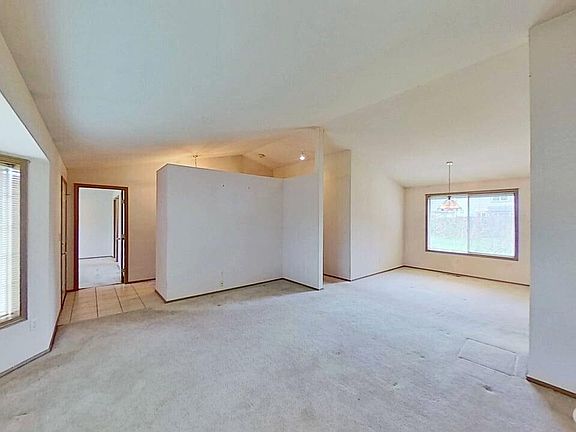 4th image of 11216 223RD Avenue Ct E