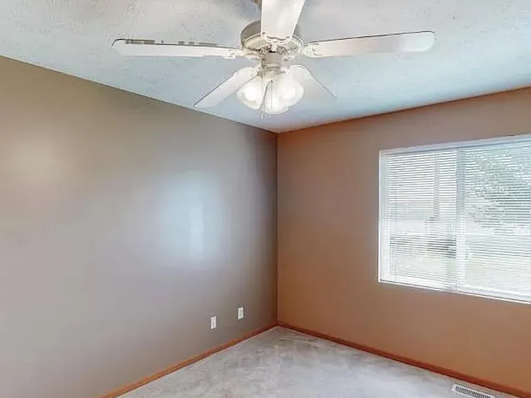 16619 Patrick Ave — Photo 6